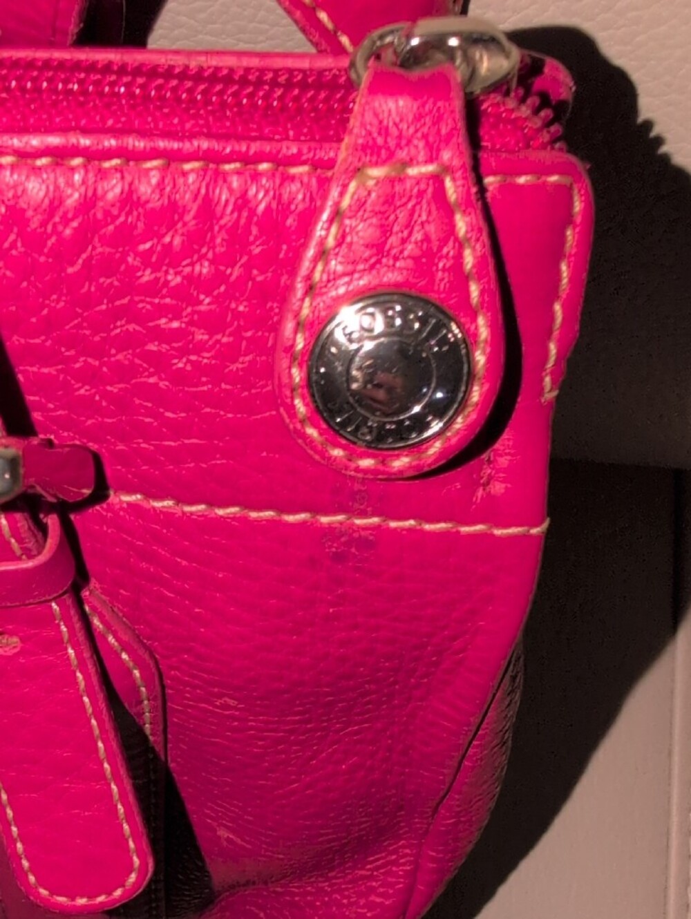 Fossil Fuchsia Leather Shoulder Bag - Picture 5 of 16